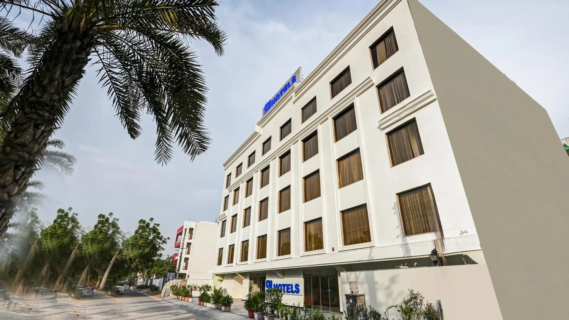 Hotel 91 City Centre Sector 52 Gurgaon 4*,  Indien
